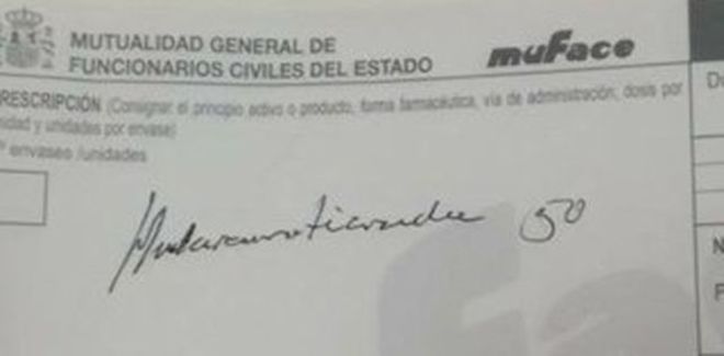 Así descifran los farmacéuticos en Facebook la letra de las recetas