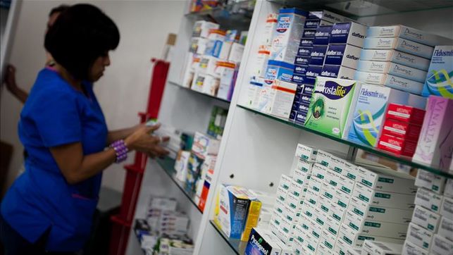 Las farmacéuticas pagaron a médicos españoles 597 millones de euros en 2018, un 20% más que hace cuatro años 